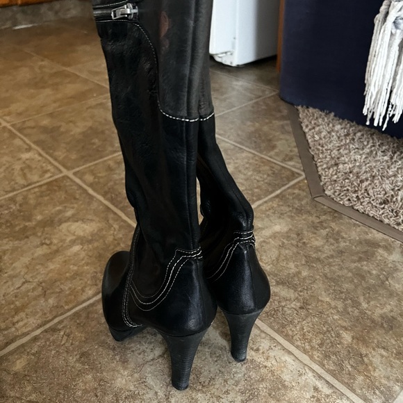 Mid calf brown boots - Picture 2 of 2